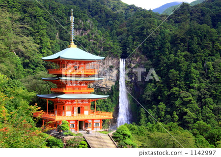 Nachi Okishiga Temple Mie's Tower與Nachi's Falls Back 1142997