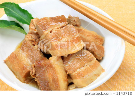 Braised pork 1143718