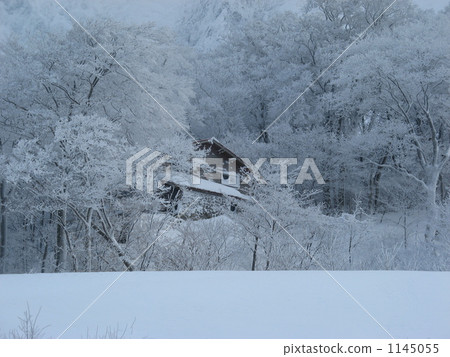 Winter hut 1145055