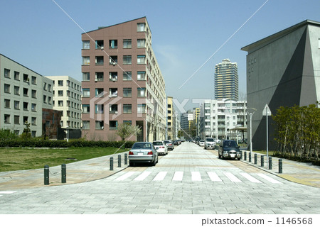 Mansion and road 1146568