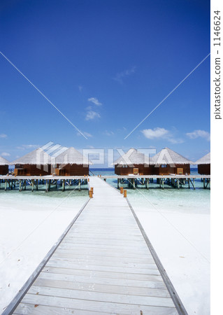 over-water cottage, jetty, pier 1146624