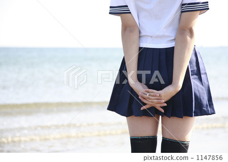 Staring at the sea 1147856