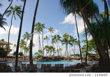 Hotel pool 1148680
