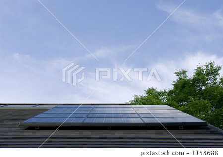 太陽電池板和藍天 1153688
