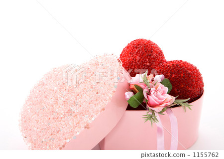 Heart in heart romantic gift box 1155762