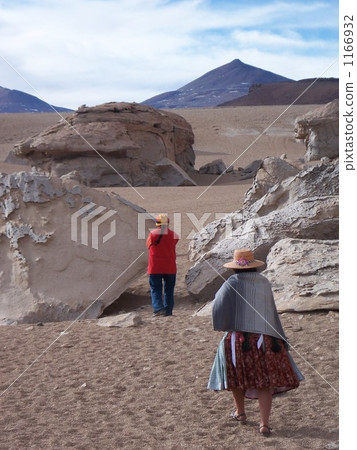 沙漠婦女在玻利維亞 沙漠婦女在玻利維亞 1166932