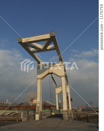Kobe Harborland's Haneko Bridge 1170759