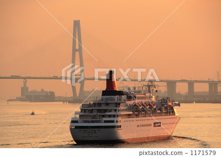 Nippon Maru和Triton 1171579