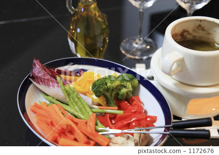bagna cauda, heated vegetable, italian 1172676
