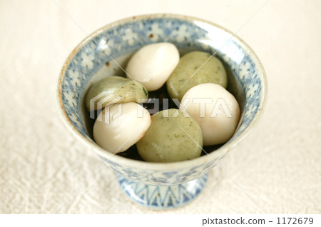 White ball 1172679