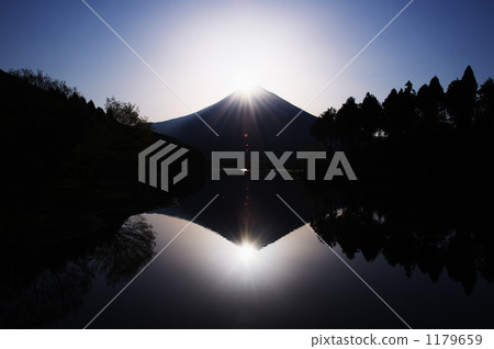 Diamond Fuji seen from Lake Tanuki 1179659