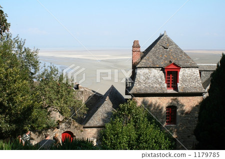 Monasteries and tidal flats Mont-Saint-Michel 1179785