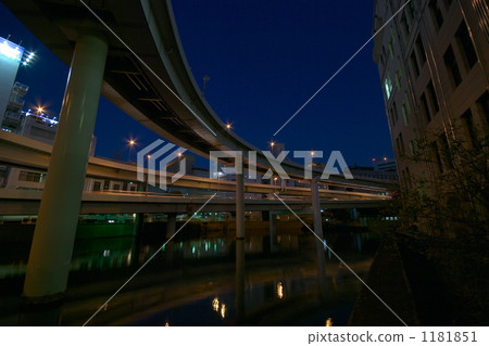 multitenant building, twilight, tokyo 1181851