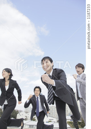 a businesswoman, ol, business man 1187233