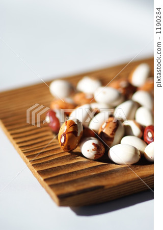 Tiger beans like face 1190284