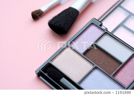eye shadow, make-up brush, cosmetic supplies 1191890