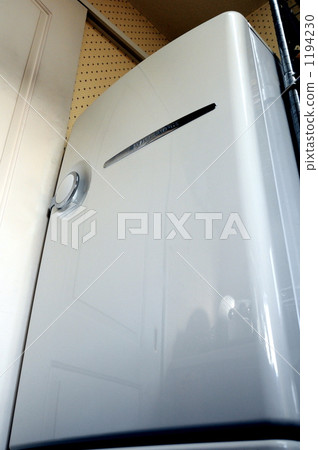 refrigerator  1194230
