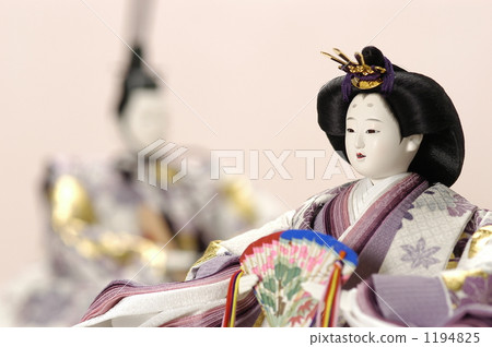 A doll 1194825