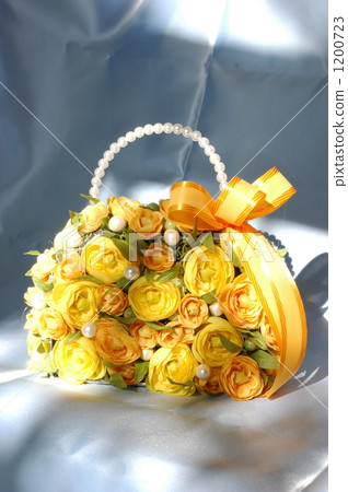 Yellow flower handbag Yellow flower handbag 1200723