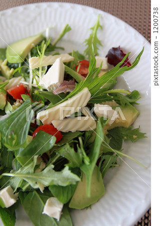 打頂與嬰兒葉和鱷梨,番茄沙拉奶酪 打頂與嬰兒葉和鱷梨,番茄沙拉奶酪 1200738