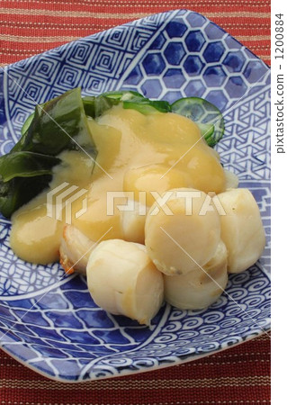 Scattered scallops 1200884