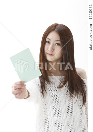 拿著卡片的婦女 1210681