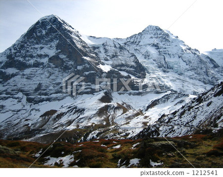 Mönch and Eiger 1212541
