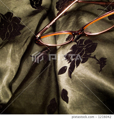 眼鏡 戴眼鏡 流行 1216042