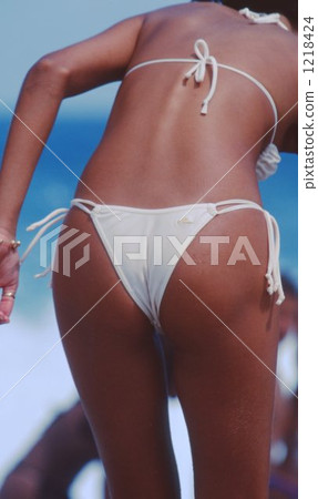 bikini 1218424