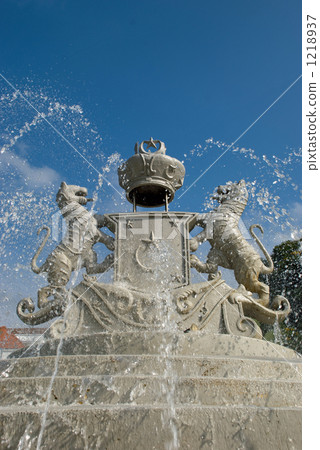 Islamic style fountain 1218937