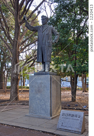 步行上野公園 Naguchi Eiji雕像 照片素材 圖片 圖庫