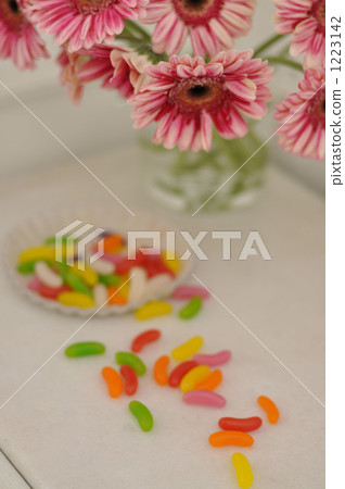 Gerbera and Jelly Beans Gerbera and Jelly Beans 1223142