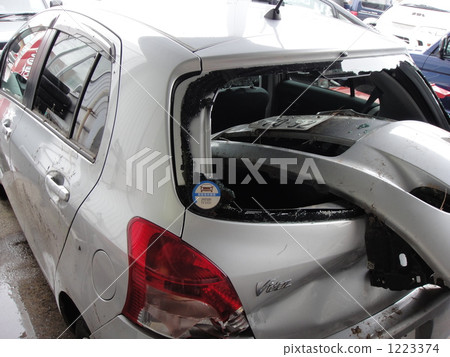 Toyota Vitz accident vehicle 1223374