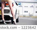 跑車和女性的腳 1223642