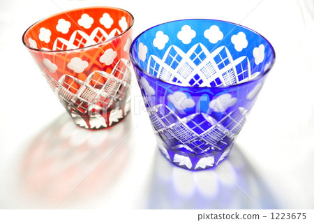 杯藍色和紅色江戶kiriko 1223675