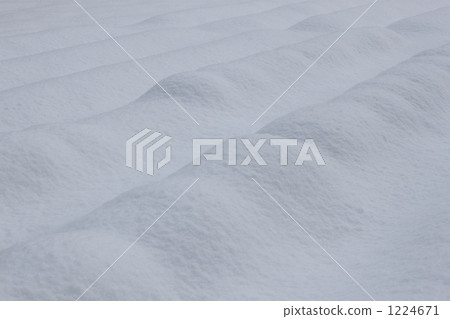 積雪 凍結的字段 下雪 1224671