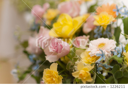 bridal image, fresh flowers, flower arrangement 1226211