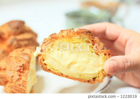 Custard cream puff 1228019