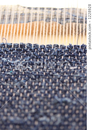Split weave 1228928