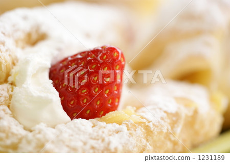 草莓甜點 1231189