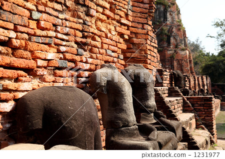 Kingdom of Thailand Ayutthaya Wat Phra Mahathat: Buddha statues without neck 1231977