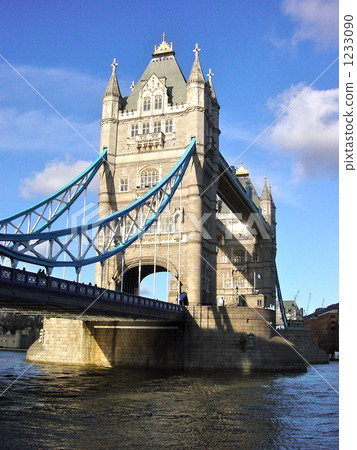  Tower Bridge 1233090