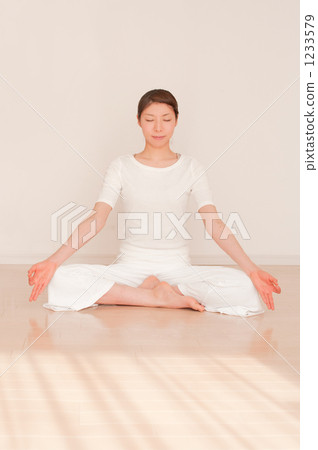 做瑜伽的女人 1233579