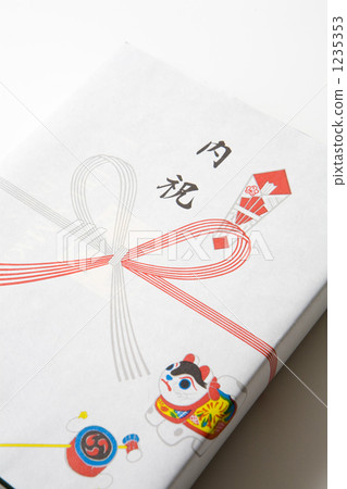 return goods, gifts for close relatives, ceremonial origami 1235353