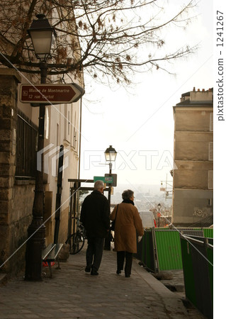 Two people in Montmartre Two people in Montmartre 1241267