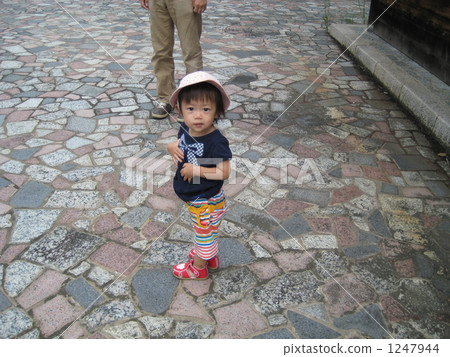 孩子們散步 孩子們散步 1247944