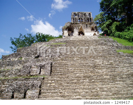 palenque site, mexico, pyramid 1249417