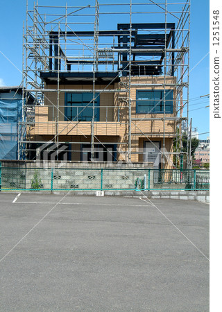 Until the house can be built · Steel framed steel frame and outer wall house situation 1251548