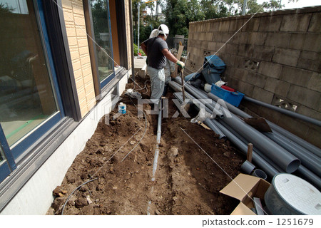 直到房子可以建造·水暖安裝 1251679