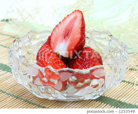 strawberries, strawberry, tochiotome strawberry 1253549